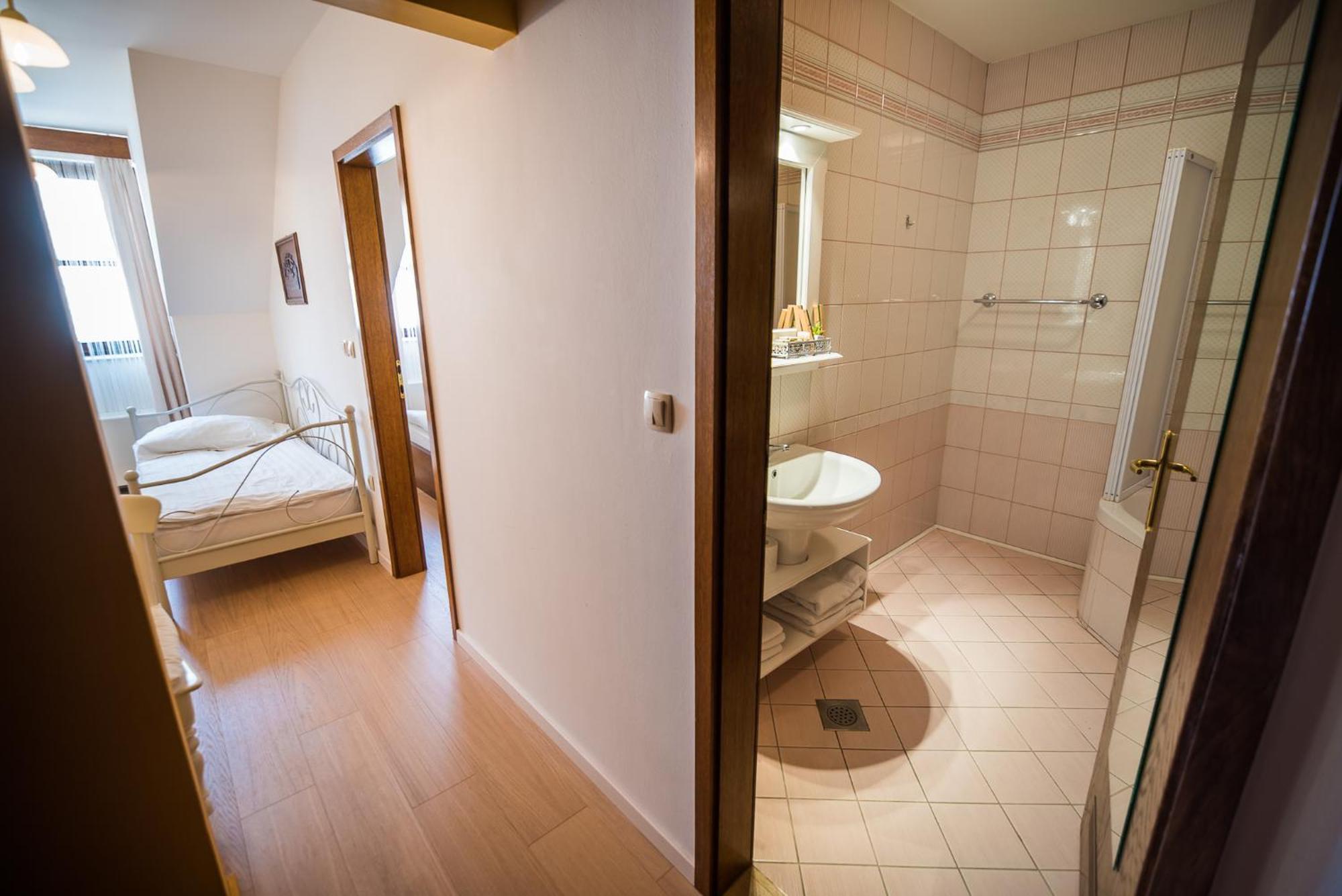Splavar Rooms Brežice Værelse billede